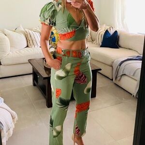 Green Tropical Two-Piece Set – With Pockets!